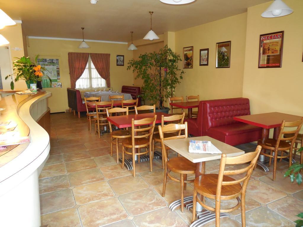 סלבריס Hotel Le Lion D'Or מראה חיצוני תמונה