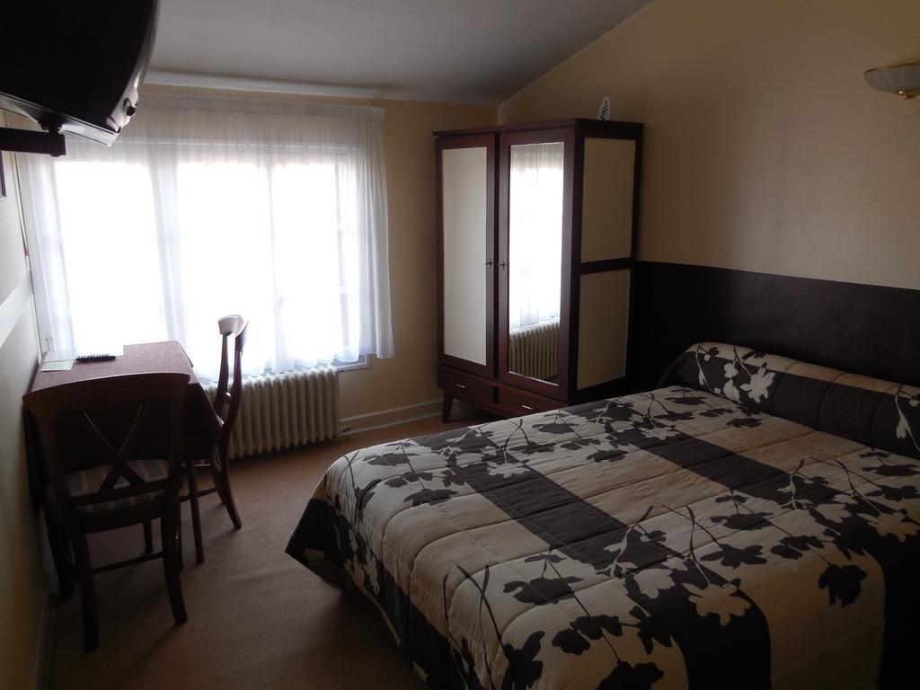 סלבריס Hotel Le Lion D'Or חדר תמונה
